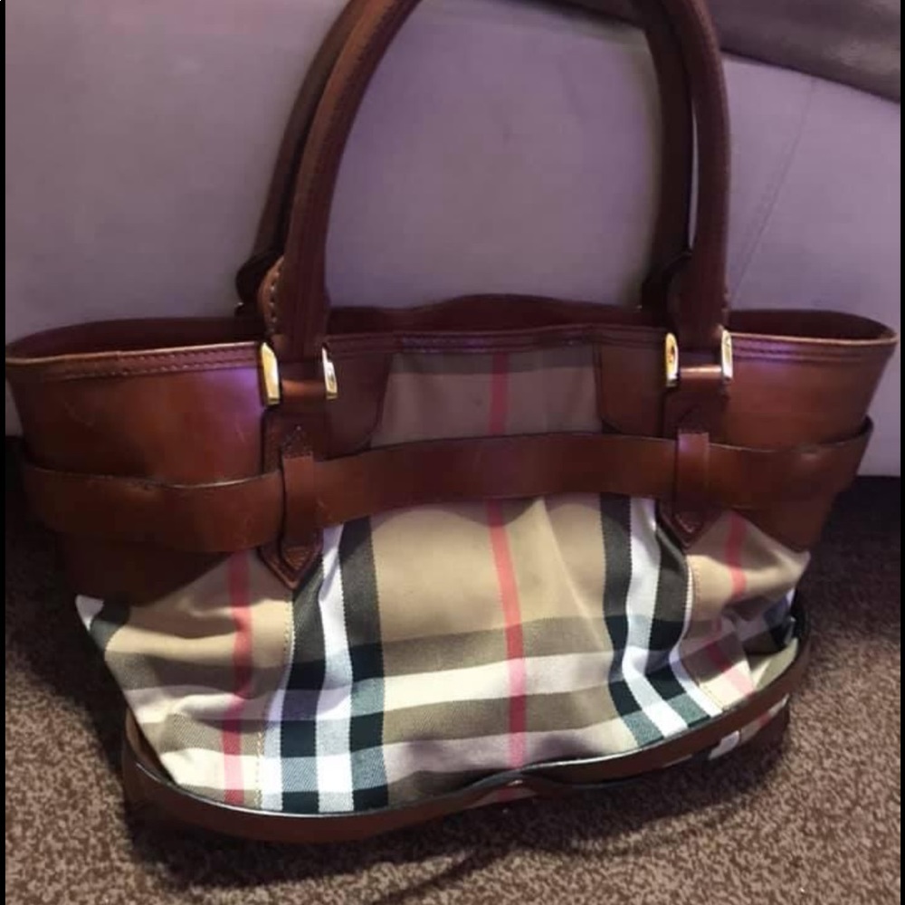 Vintage Burberry bag! Authentic